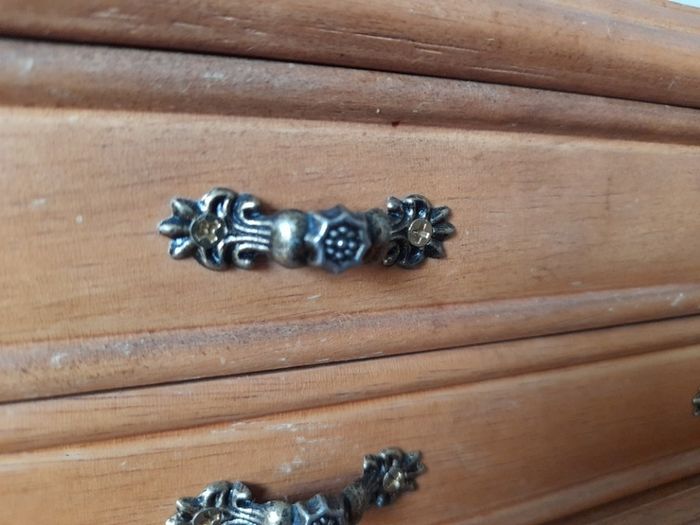 Wooden jewellery box with metal handles