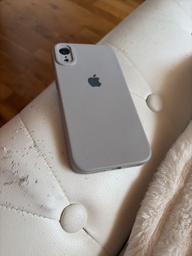iPhone XR 64GB + Cover