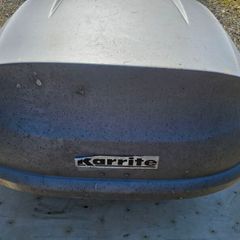 Karrite roof box with Thule roof clamps