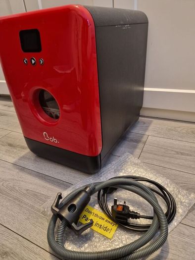 Compact dishwasher in red