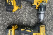 Dewalt drill set