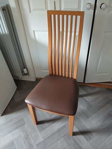 Kitchen table & 6 chairs