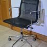 Replica Charles Eames Mesh Office Chairs Image 3