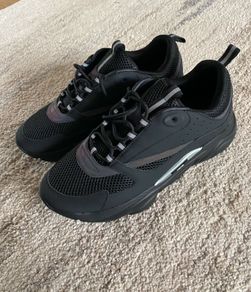 Dior B22