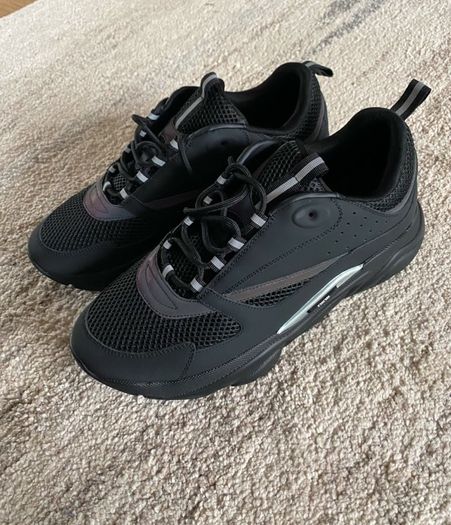 Dior B22