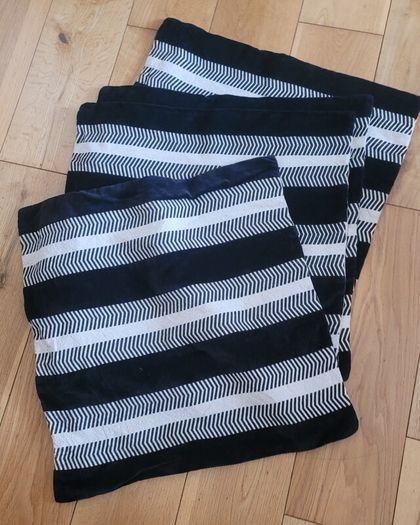 Free Cushion Covers x4  Black Velvet and Natural Linen Cushion Covers x4