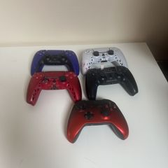 4 Ps5 controller and 1 Xbox controller for Parts