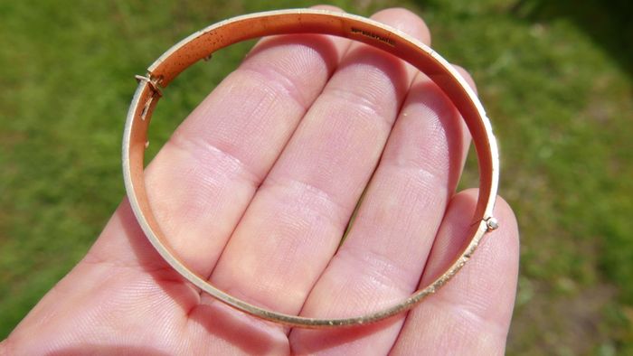 Vintage Ladies 18CT GOLD PLATED Bangle Bracelet