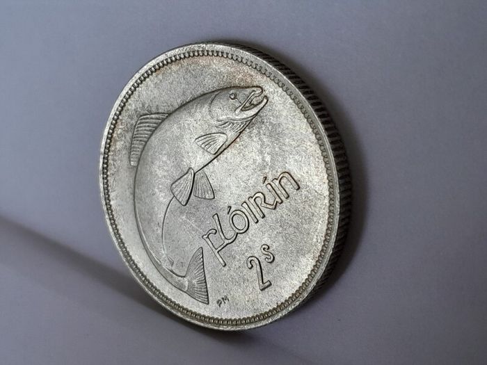 1941 Ireland 2 Shilling silver coin High Grade