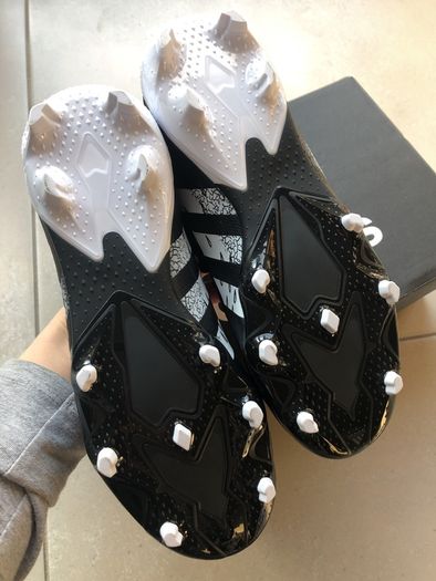 Adidas soccer boots size 5.5 NEW!!!