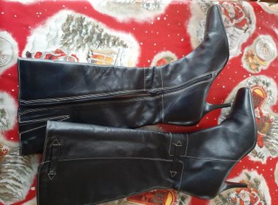 New Clarks boots size 7