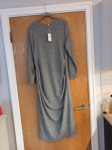 M&S  Dress With Side  Rushing.   S.16.  B.N.W.T.