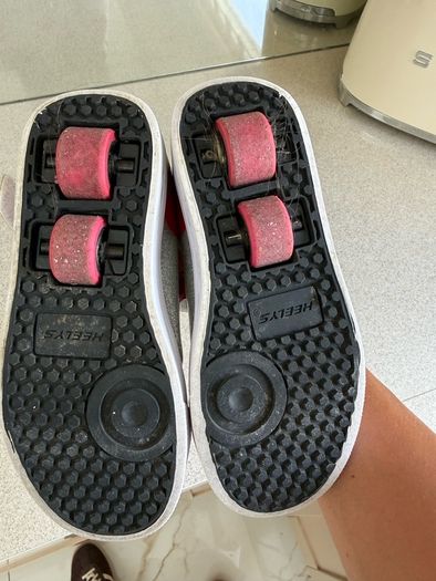 heelys