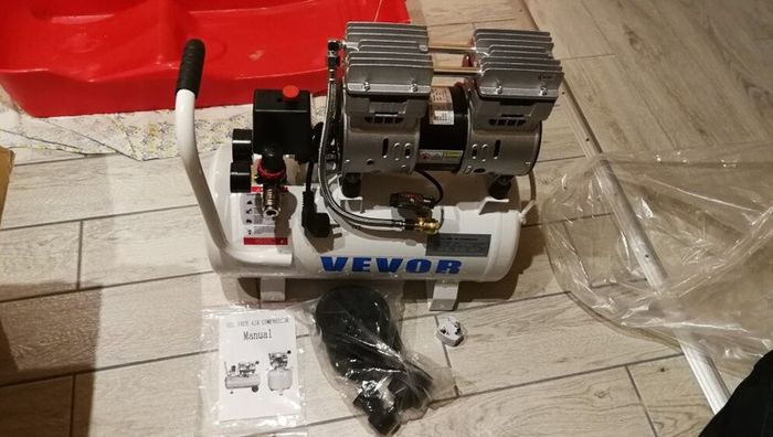 30L 750W Silent Air Compressor Portable Oil-free Air Compressor Pump Safe Solenoid Valve Workshop Repair Tire Inflation