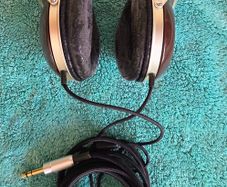 DENON AH-D7000 Closed back headphones