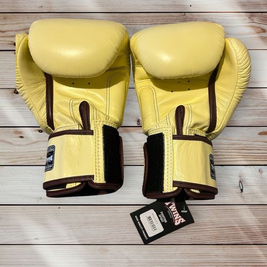 Twins Special 12oz Genuine Leather Boxing Gloves Pastel Yellow BNWT