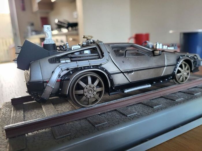 De Lorean die-cast metal model