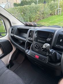 relay 2018 box body with tail lift