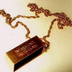 Vintage Hallmarked 9ct Gold Pendant & Chain