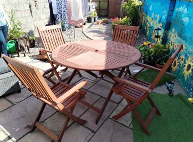 Winchester Collection Table and 4 Chairs