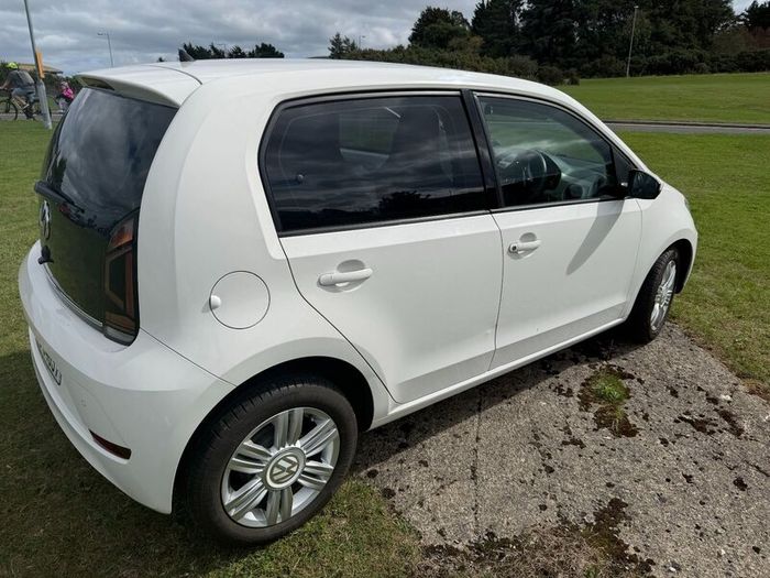 2017 Volkswagen High Up! 1.0 Petrol Automatic