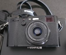 Fuji X100F