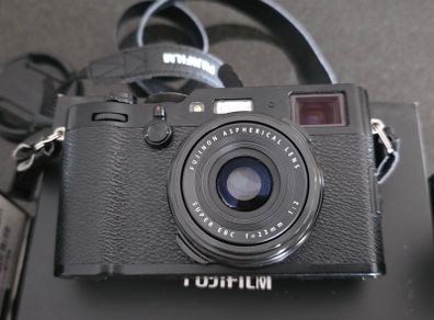 Fuji X100F