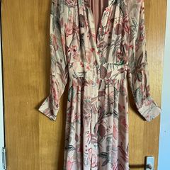 Massimo Dutti silk dress size 34/ XS like a new