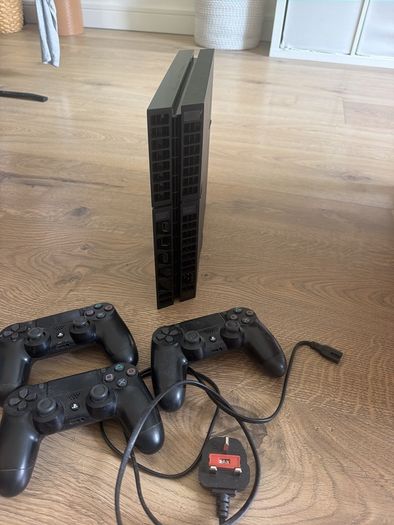 Playstation 4 slim