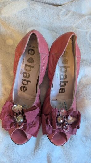 Selection of ladies high heel shoes size 38