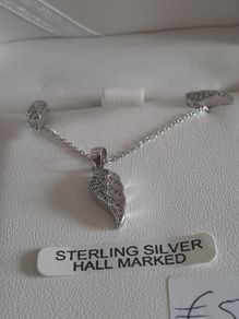 ladies silver chain and pendant