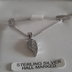 ladies silver chain and pendant