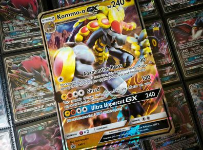 Kommo-o GX ! Jumbo Oversized Card ! Promo from Sun & Moon Era ! 2017 ! Pokemon Card !