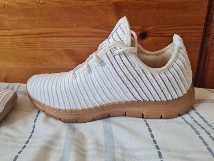 skechers flex appeal white Size 4.5 eu 37.5 in like new condition