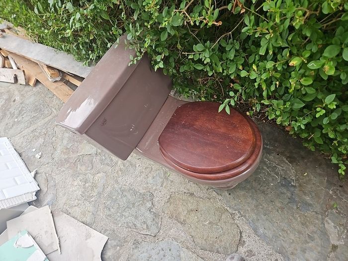 free bathroom suite and 760mmx760mm shower tray