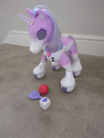 zoomer enchanted unicorn