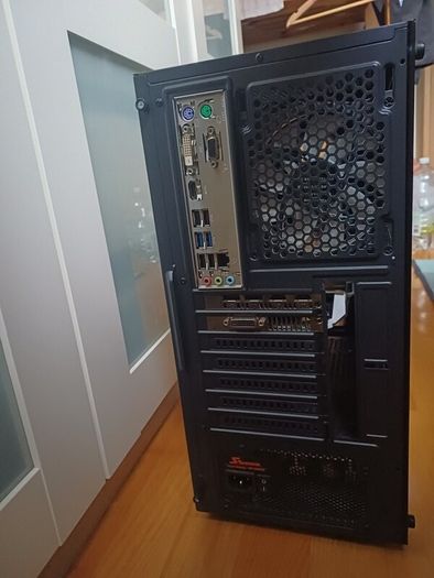 PC for sale (No RAM, SSD/hardrives)