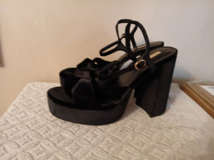 Heels bundle size 6