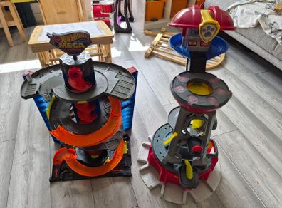 Paw Patrol Tower & Hot Wheels Garage
