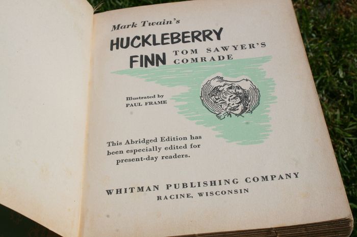 Vintage Classic Children's Edition, Huckleberry Finn  by Mark Twain