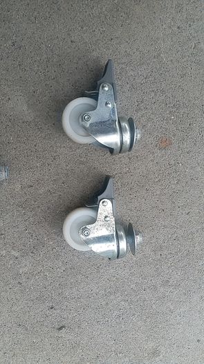 set  4 casters 2 have stops on them