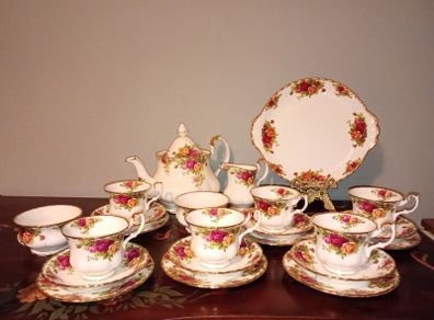 1962 Royal Albertwith The Old Country Roses Pattern.