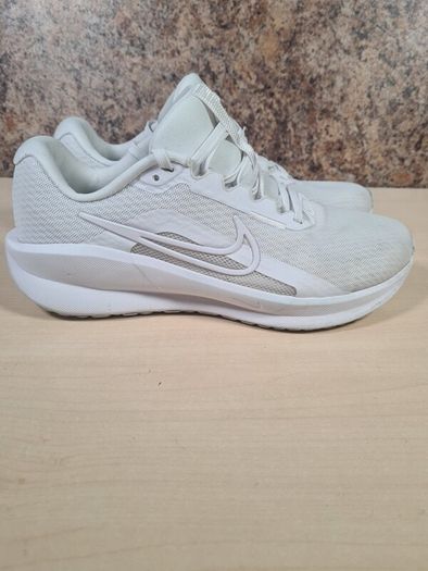 womens NIKE downshifter 13 trainers runners white Size UK 6 EU 40