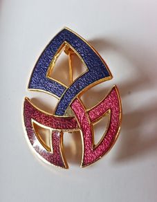 Vintage enamel brooch