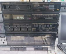 Mitsubishi Music Centre, Model DA-60R, Radio, CD, Tape, Phono, Aux, 2 Philips speakers included, in good condition for its age