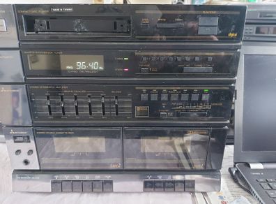 Mitsubishi Music Centre, Model DA-60R, Radio, CD, Tape, Phono, Aux, 2 Philips speakers included, in good condition for its age