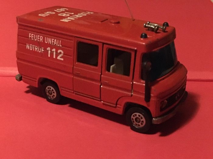 Siku Mercedes L406D Firevan