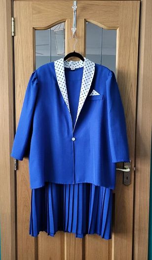 Royal blue dress suit, Size 20-22