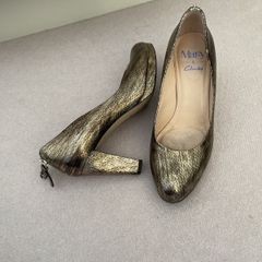 Gold leather court shoes size 6.5 EU 39