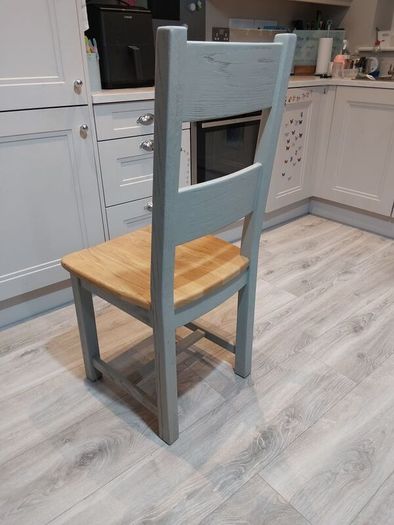 Set of 4 dining room chairs